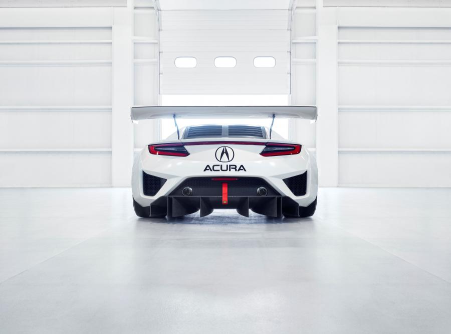  Acura NSX GT3 2016 года  (фото 4 из 7)